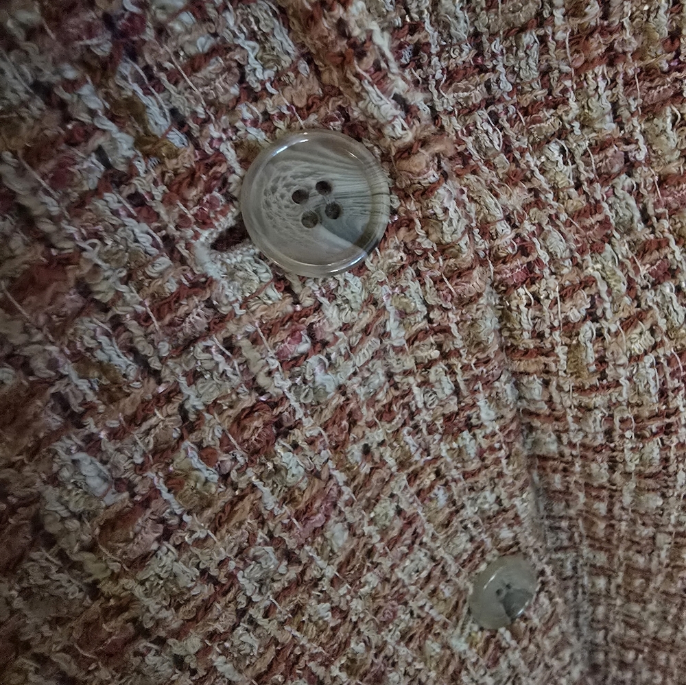 Chanel-esque tweed jacket - Picture 4 of 8